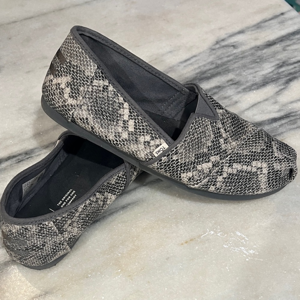 Snake Print Toms